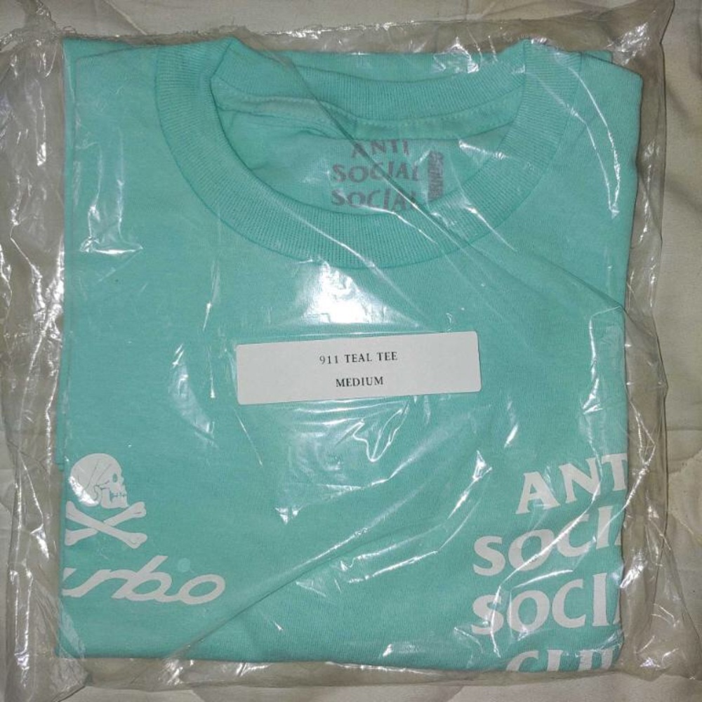 Anti social club tee
